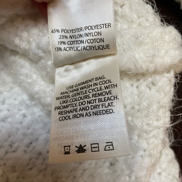 V neck sweater by Kenneth Cole - Picture 4 of 8